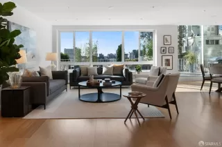 Photo #6: 423924661 Listing