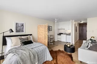 Photo #5: 423924679 Listing