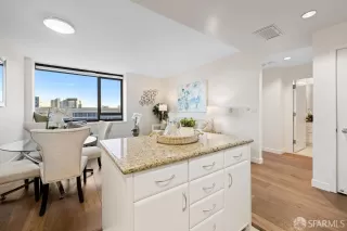 Photo #6: 423924721 Listing 