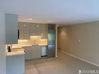 Photo #4: 423924794 Listing