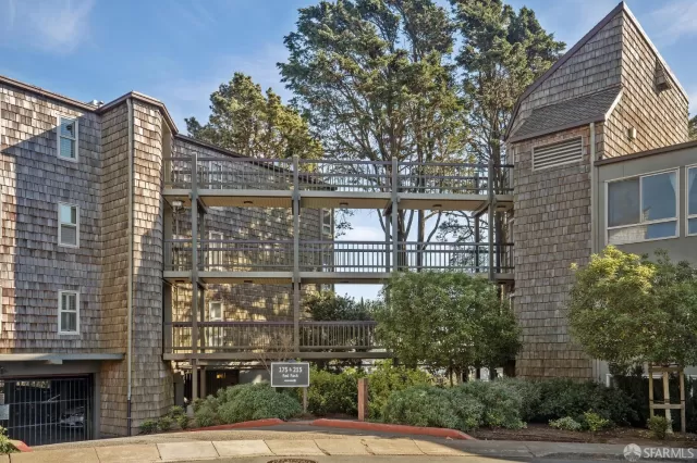 MLS: 423924812 Condo For Sale