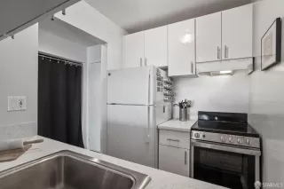 Photo #4: 423924812 Listing 