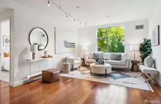 Photo #1: 423924870 Listing