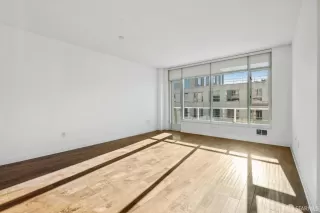 Photo #4: 423924955 Listing