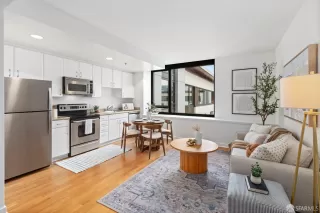 Photo #2: 423924956 Listing 