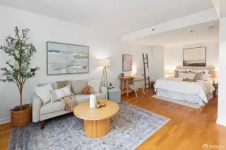 Photo #6: 423924956 Listing 