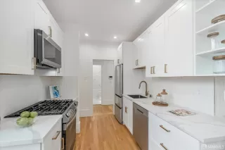 Photo #3: 423925679 Listing