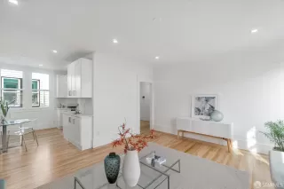 Photo #6: 423925679 Listing