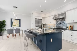 Photo #1: 423925824 Listing 