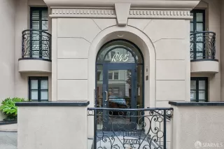 Photo #2: 423925913 Listing