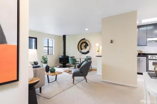 Photo #5: 423925922 Listing