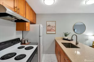 Photo #3: 423926240 Listing