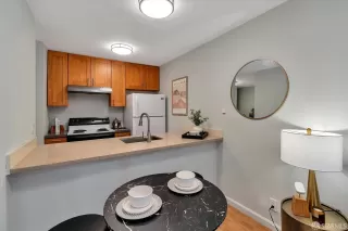 Photo #4: 423926240 Listing