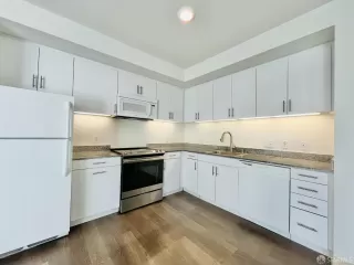 Photo #3: 423927406 Listing 