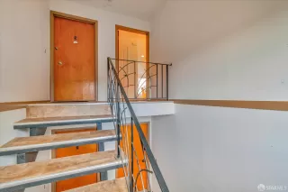 Photo #3: 423927666 Listing