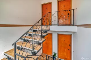 Photo #4: 423927666 Listing