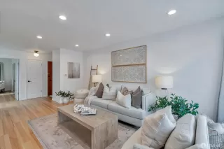 Photo #6: 423927666 Listing