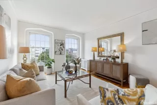 Photo #4: 423927738 Listing