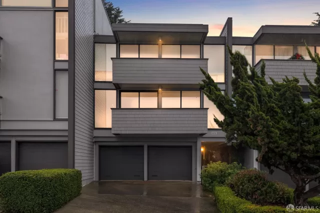 MLS: 423927962 Condo For Sale