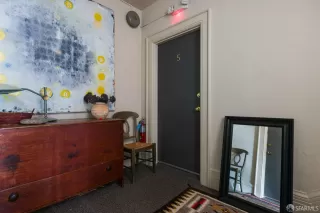 Photo #5: 423927976 Listing