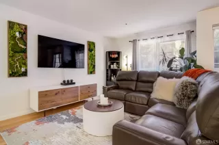 Photo #2: 423928095 Listing