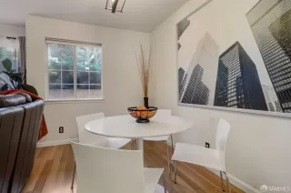 Photo #5: 423928095 Listing