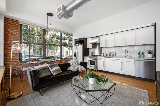 MLS: 424000028 Condo For Sale