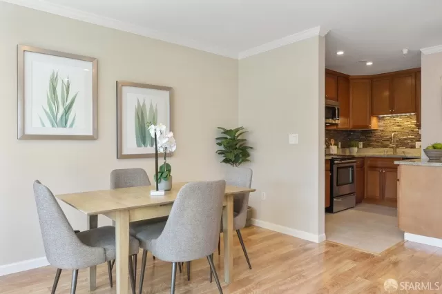 MLS: 424000125 Condo For Sale