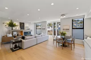 Photo #2: 424000261 Listing