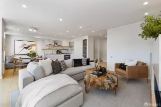 Photo #4: 424000261 Listing