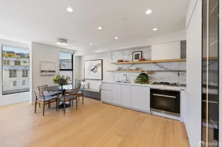 Photo #6: 424000261 Listing