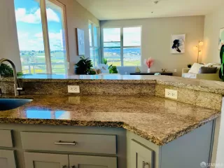 Photo #6: 424000271 Listing 