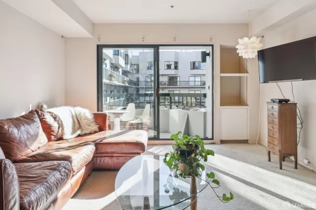 MLS: 424000373 Condo For Sale