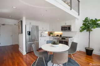 Photo #5: 424000496 Listing 