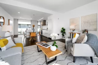 Photo #5: 424000618 Listing