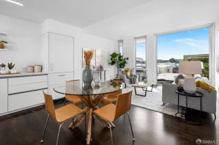 Photo #6: 424000618 Listing