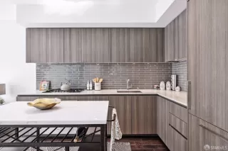 Photo #6: 424000653 Listing