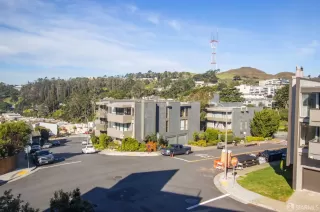 Photo #5: 424000736 Listing 