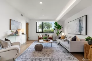 Photo #4: 424001058 Listing 