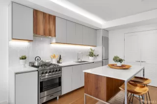 Photo #6: 424001058 Listing 