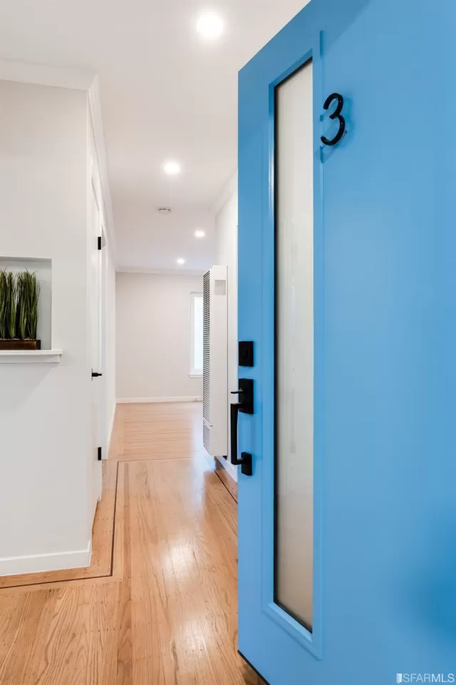 MLS: 424001077 Condo For Sale