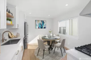 Photo #4: 424001077 Listing