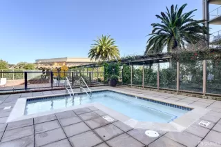 Photo #4: 424001140 Listing