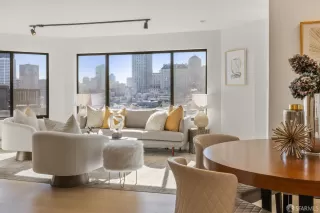 Photo #4: 424001195 Listing 