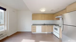 Photo #2: 424001321 Listing