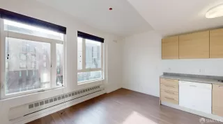 Photo #3: 424001321 Listing