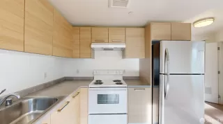 Photo #5: 424001321 Listing