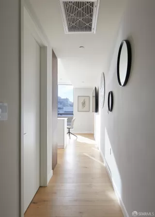 Photo #5: 424001889 Listing 