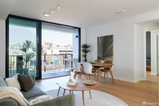 Photo #2: 424001892 Listing