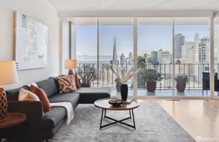 Photo #1: 424001971 Listing